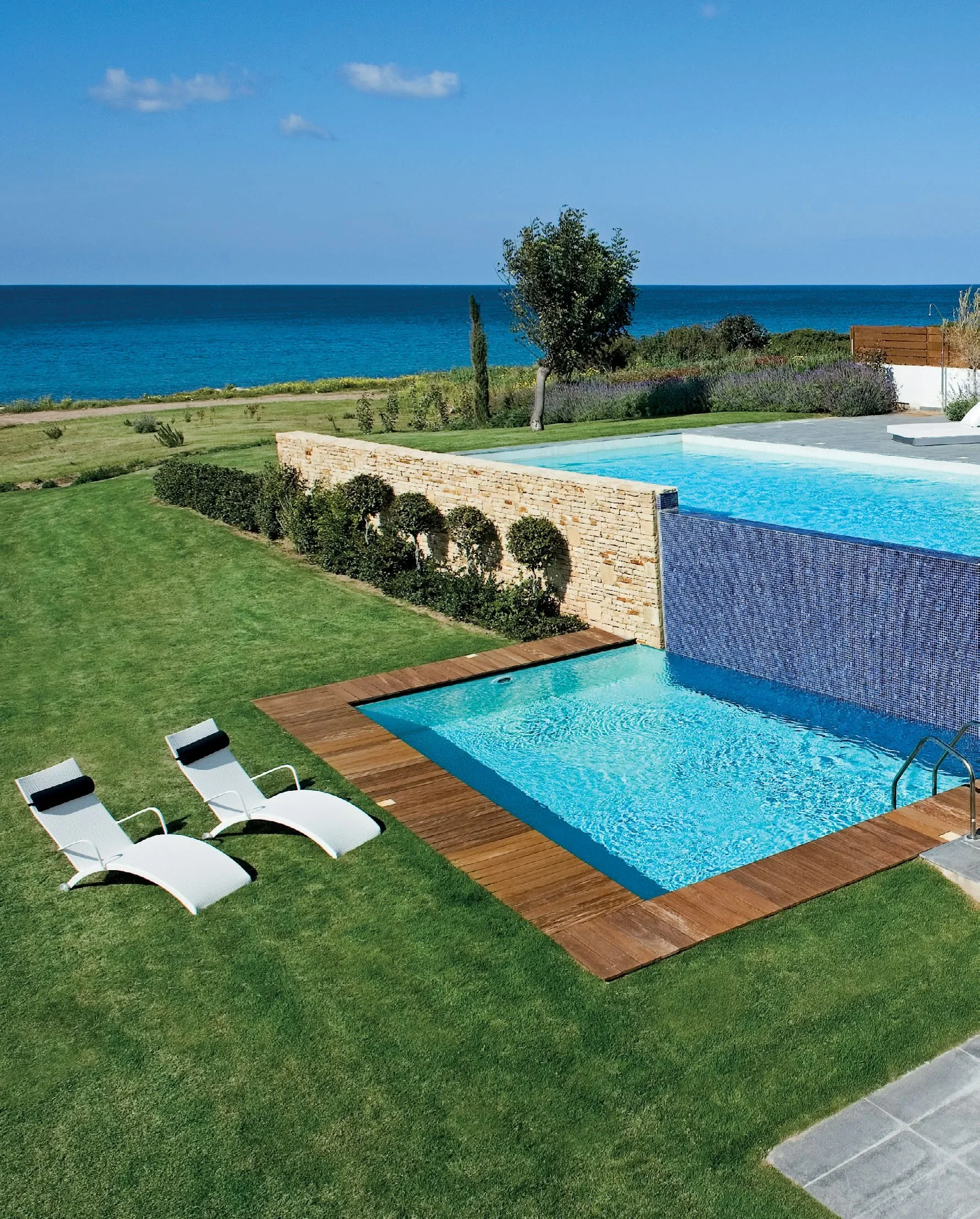 4 Bedroom Beachfront Villa in Latchi — Villa 21