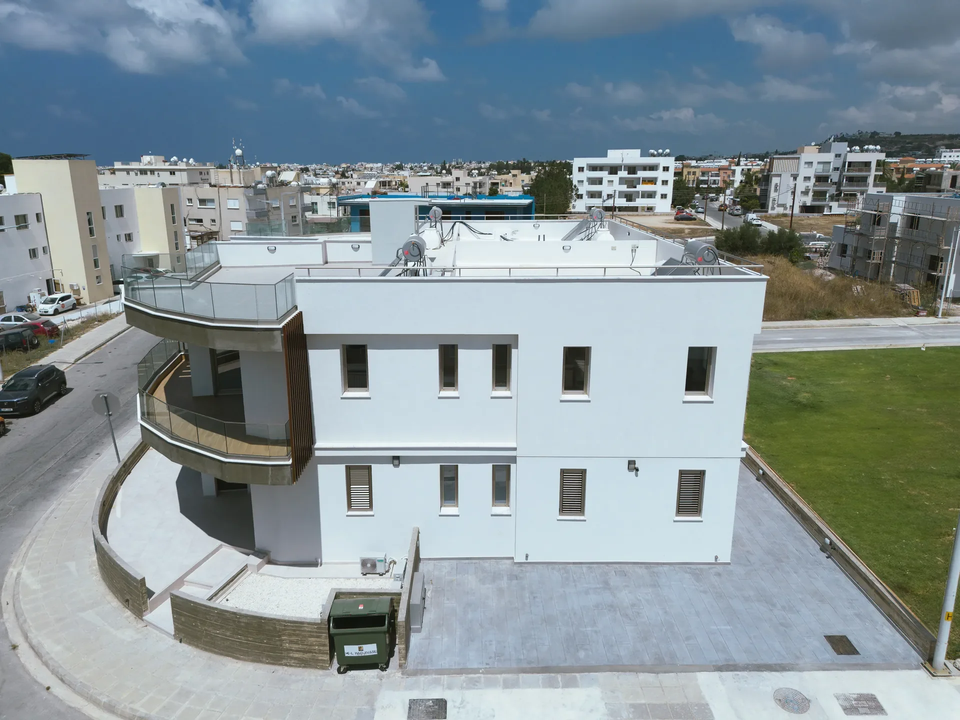 Ready Three-Bedroom Apartment with a Private Roof Garden in Geroskipou, Paphos
