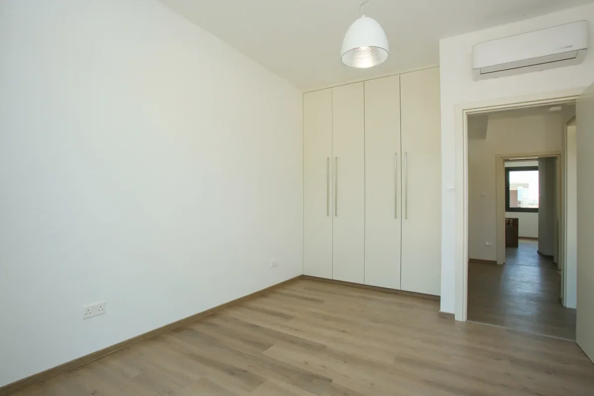 Three-Bedroom Villas in a Green Part of Mesogi